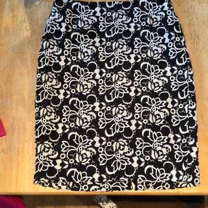 Talbots black/white floral lace pencil skirt